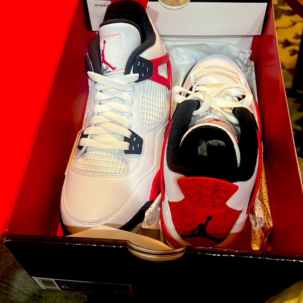 Air Jordan 4 Retro Gs